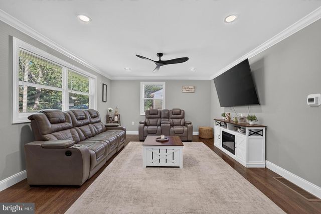 212 SUMMIT AVE, Blackwood, NJ 08012