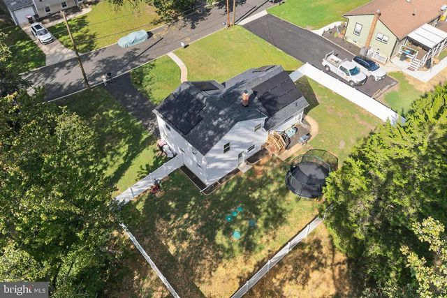 212 SUMMIT AVE, Blackwood, NJ 08012