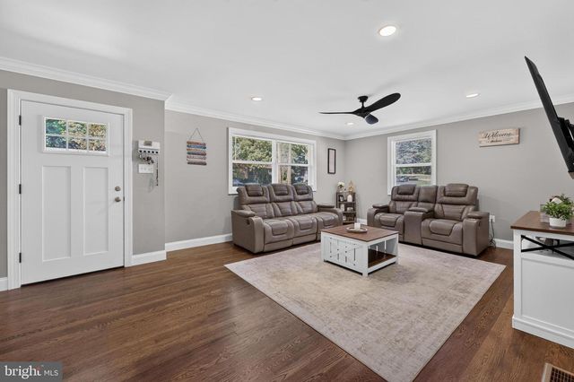 212 SUMMIT AVE, Blackwood, NJ 08012