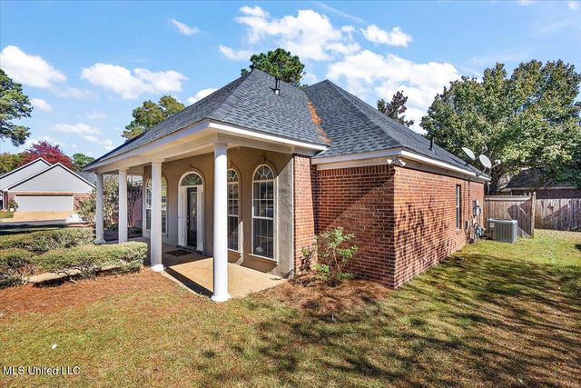 1006 Riverchase North Drive, Brandon, MS 39047
