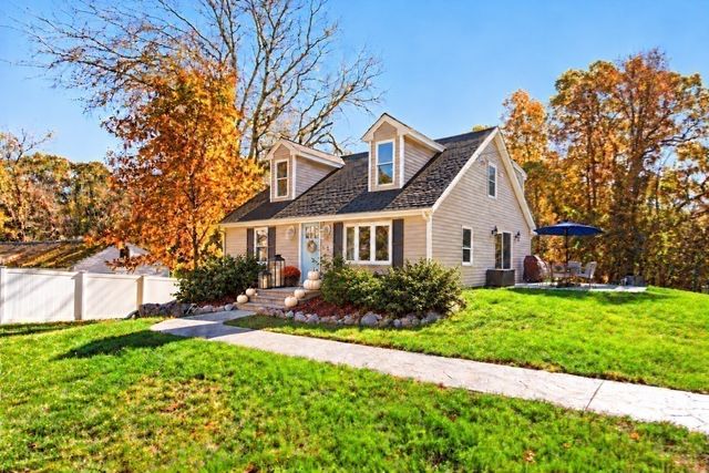 1 Alder St, Medway, MA 02053