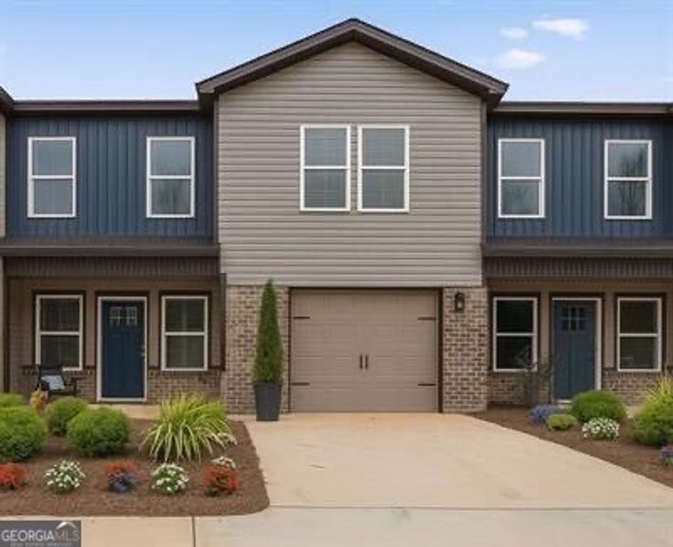 312 Beau Claire Circle, Byron, GA 31008