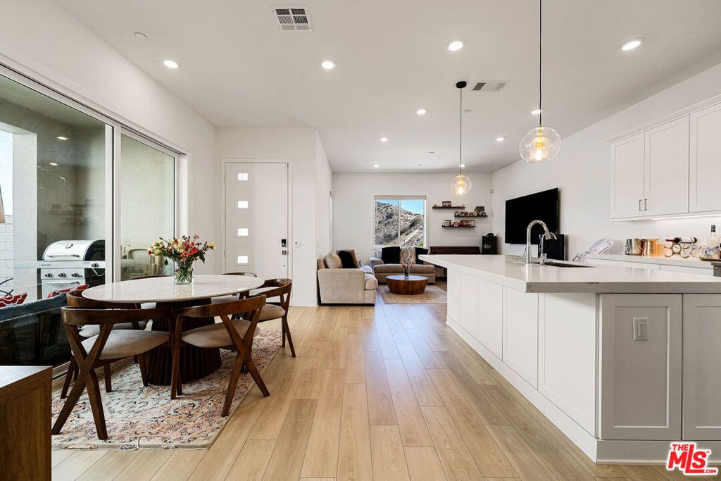 27124 Skyland Way, Valencia, CA 91381 — photo 3