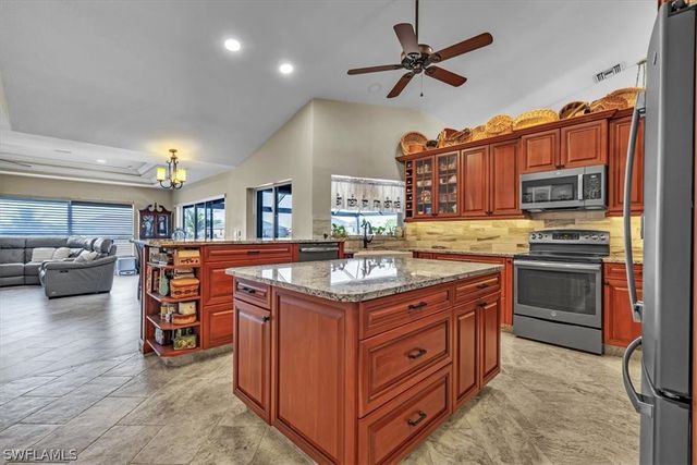 330 NE 20th ST, Cape Coral, FL 33909