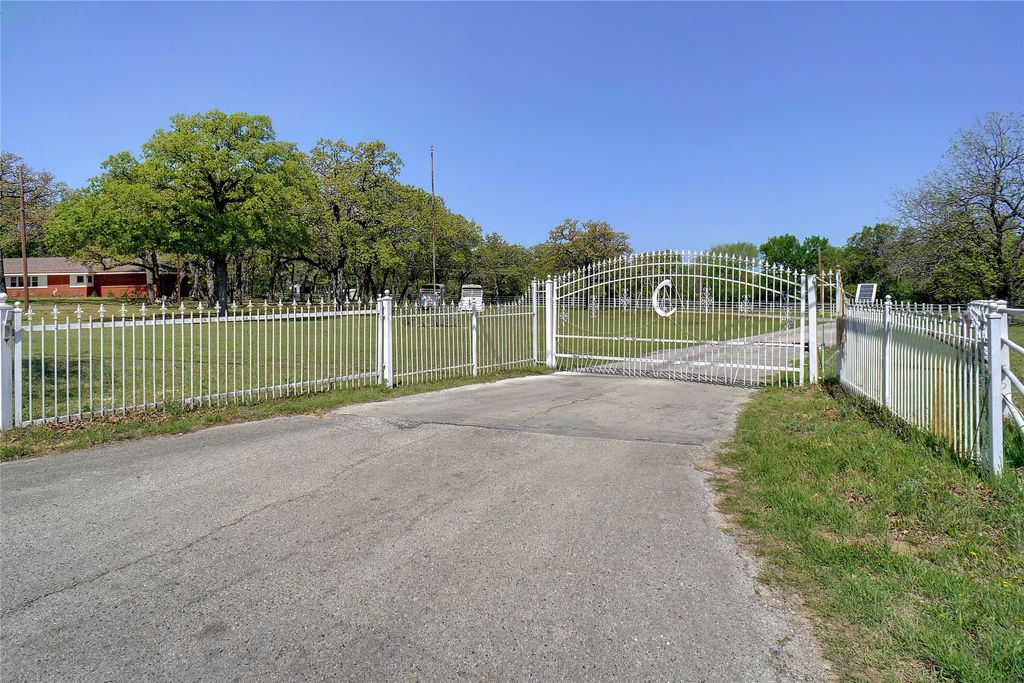 13449 FM 730 S, Azle, TX 76020