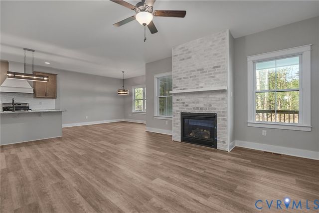 19 Somerset Bluff Ct, Glen Allen, VA 23059