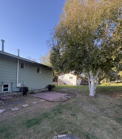 1308 Oak Drive, Montevideo, MN 56265