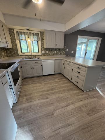 1308 Oak Drive, Montevideo, MN 56265