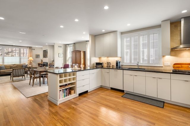 16 York Terrace, Brookline, MA 02446