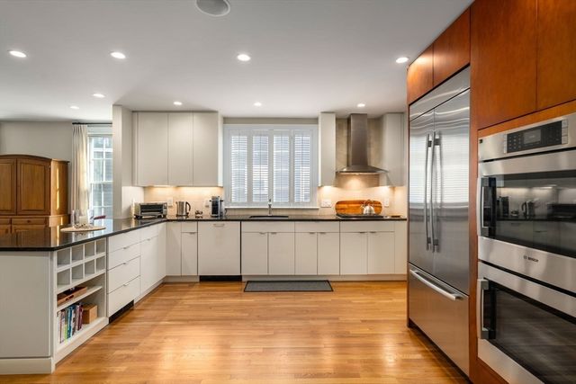 16 York Terrace, Brookline, MA 02446