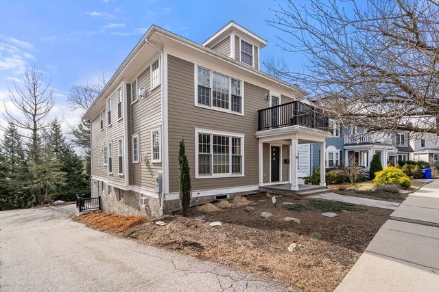 16 York Terrace, Brookline, MA 02446