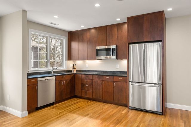 16 York Terrace, Brookline, MA 02446