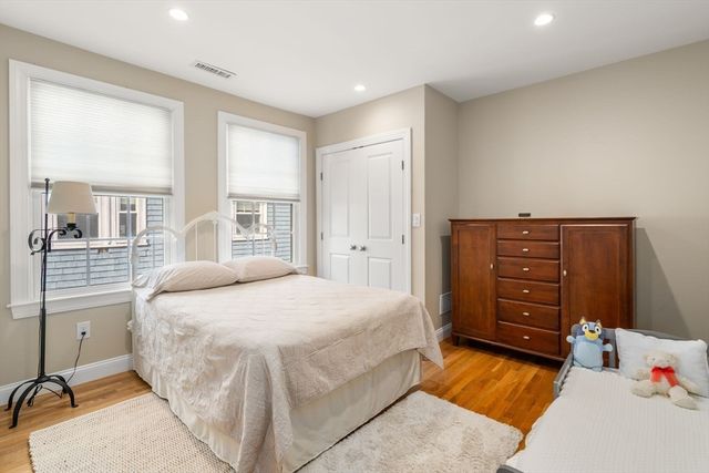 16 York Terrace, Brookline, MA 02446