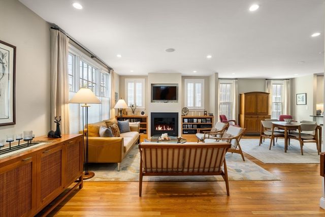 16 York Terrace, Brookline, MA 02446