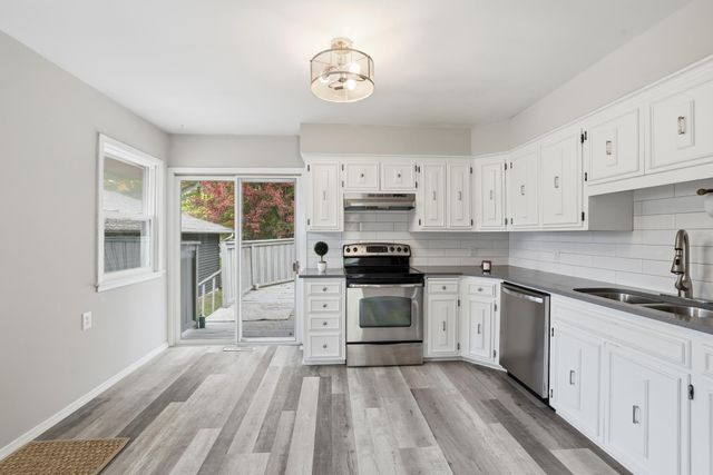 255 County Road C2 W, Roseville, MN 55113