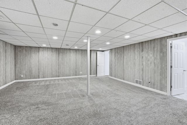 255 County Road C2 W, Roseville, MN 55113