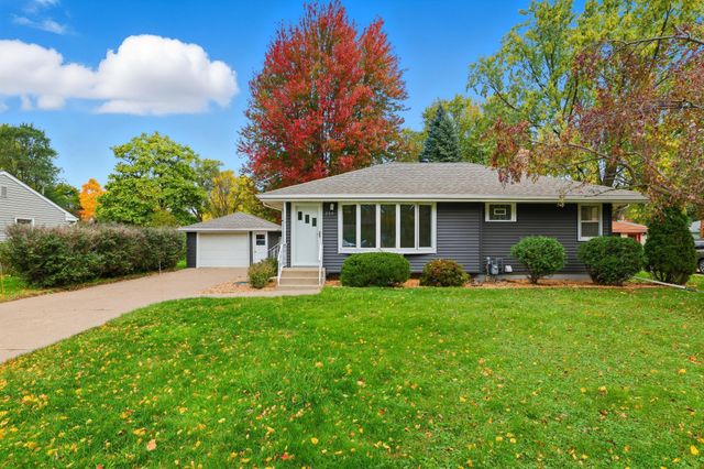 255 County Road C2 W, Roseville, MN 55113