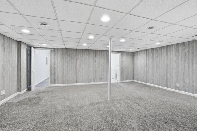 255 County Road C2 W, Roseville, MN 55113