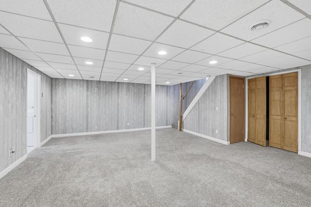 255 County Road C2 W, Roseville, MN 55113