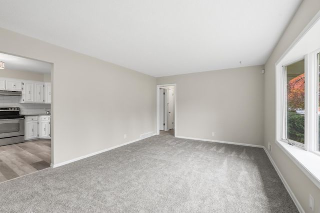 255 County Road C2 W, Roseville, MN 55113