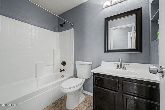 8613 W CROWN KING Road, Tolleson, AZ 85353