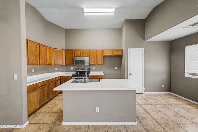 8613 W CROWN KING Road, Tolleson, AZ 85353