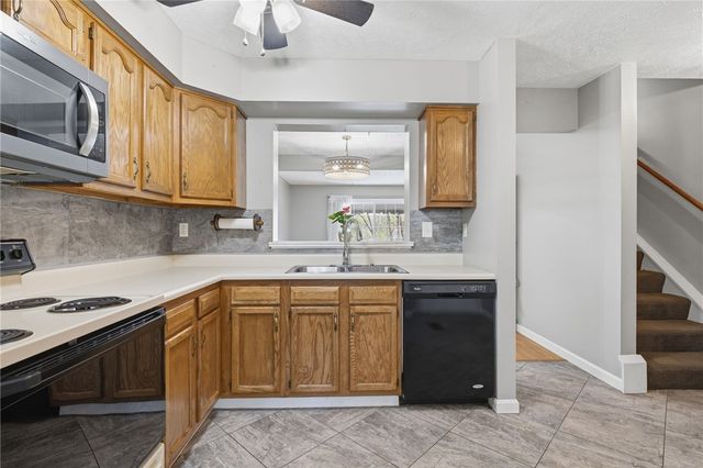 156 Meadowview Dr, North Strabane, PA 15317