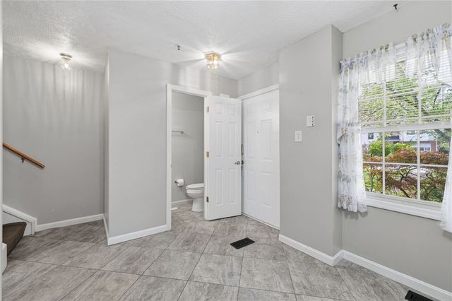 156 Meadowview Dr, North Strabane, PA 15317