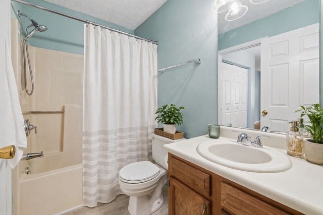 156 Meadowview Dr, North Strabane, PA 15317