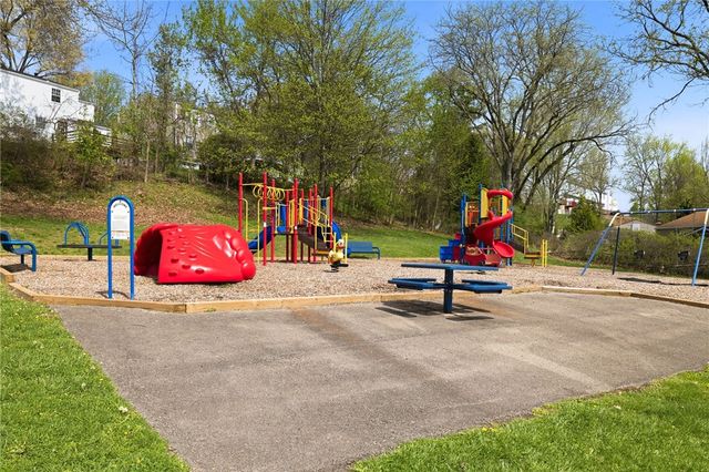 156 Meadowview Dr, North Strabane, PA 15317