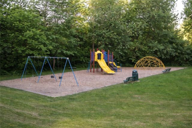 156 Meadowview Dr, North Strabane, PA 15317