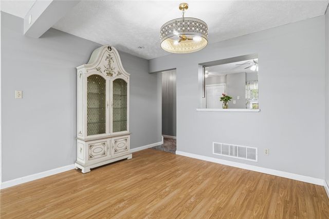 156 Meadowview Dr, North Strabane, PA 15317