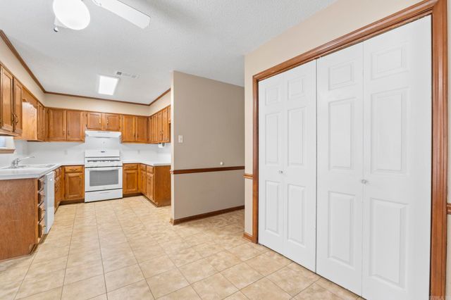 64 Creekwood, Jacksonville, AR 72076