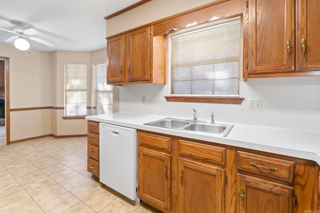 64 Creekwood, Jacksonville, AR 72076