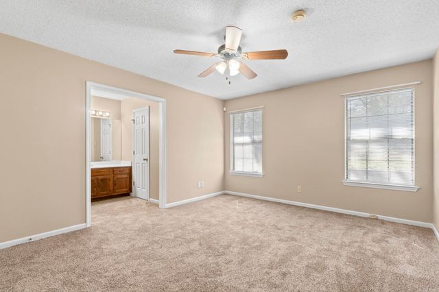 64 Creekwood, Jacksonville, AR 72076