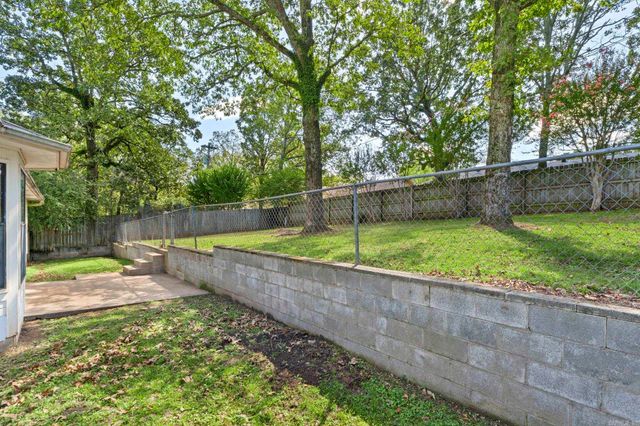 64 Creekwood, Jacksonville, AR 72076