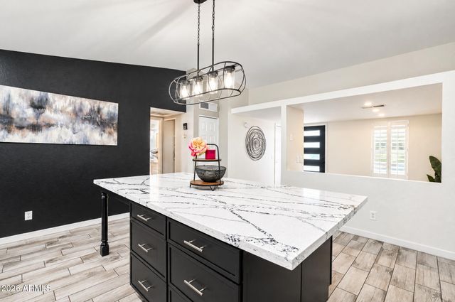 7139 W EARLL Drive, Phoenix, AZ 85033