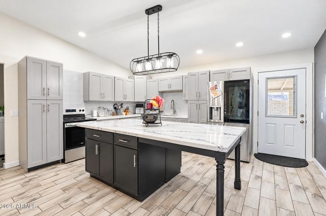 7139 W EARLL Drive, Phoenix, AZ 85033