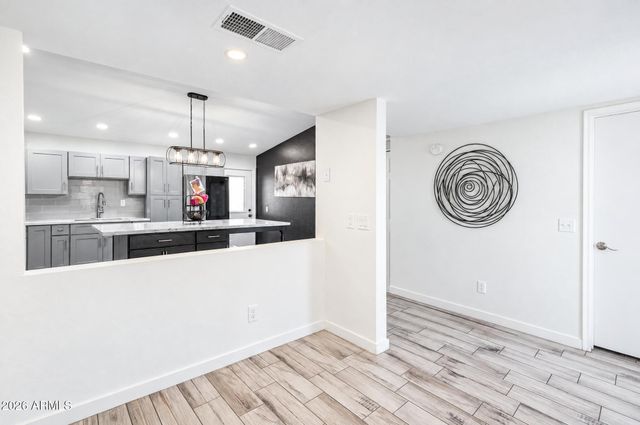 7139 W EARLL Drive, Phoenix, AZ 85033
