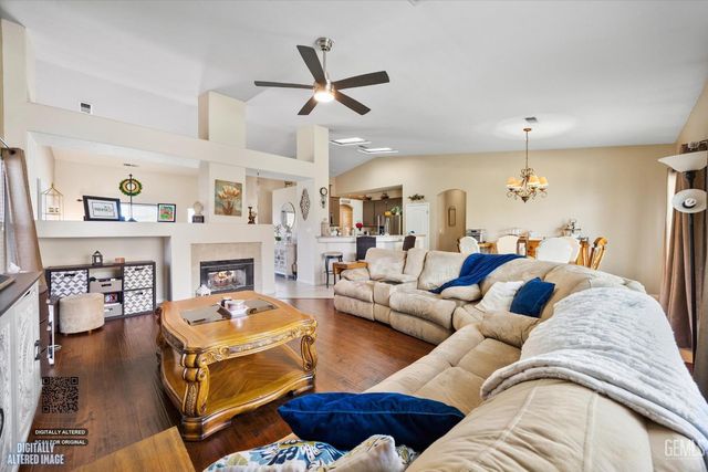 5200 Sand Castle Court, Bakersfield, CA 93312