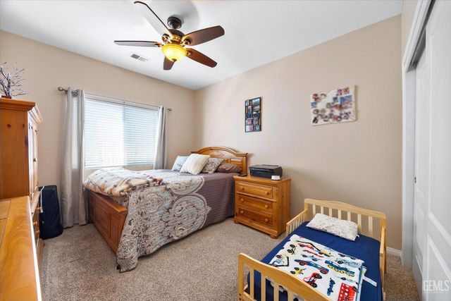 5200 Sand Castle Court, Bakersfield, CA 93312