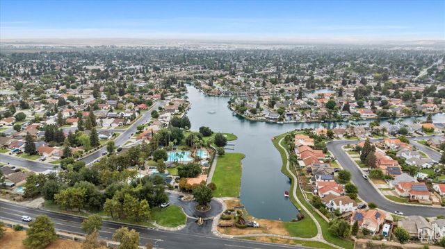 5200 Sand Castle Court, Bakersfield, CA 93312