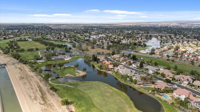 5200 Sand Castle Court, Bakersfield, CA 93312