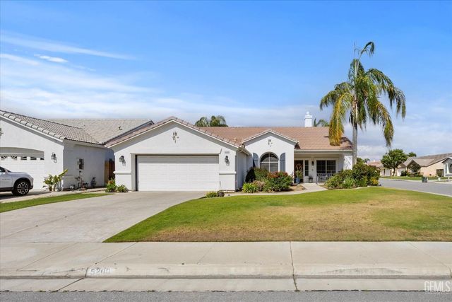 5200 Sand Castle Court, Bakersfield, CA 93312