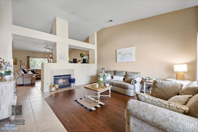 5200 Sand Castle Court, Bakersfield, CA 93312