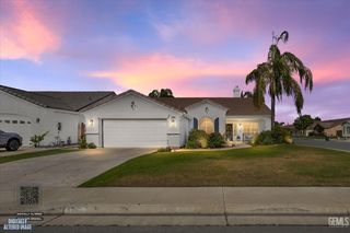 5200 Sand Castle Court, Bakersfield, CA 93312