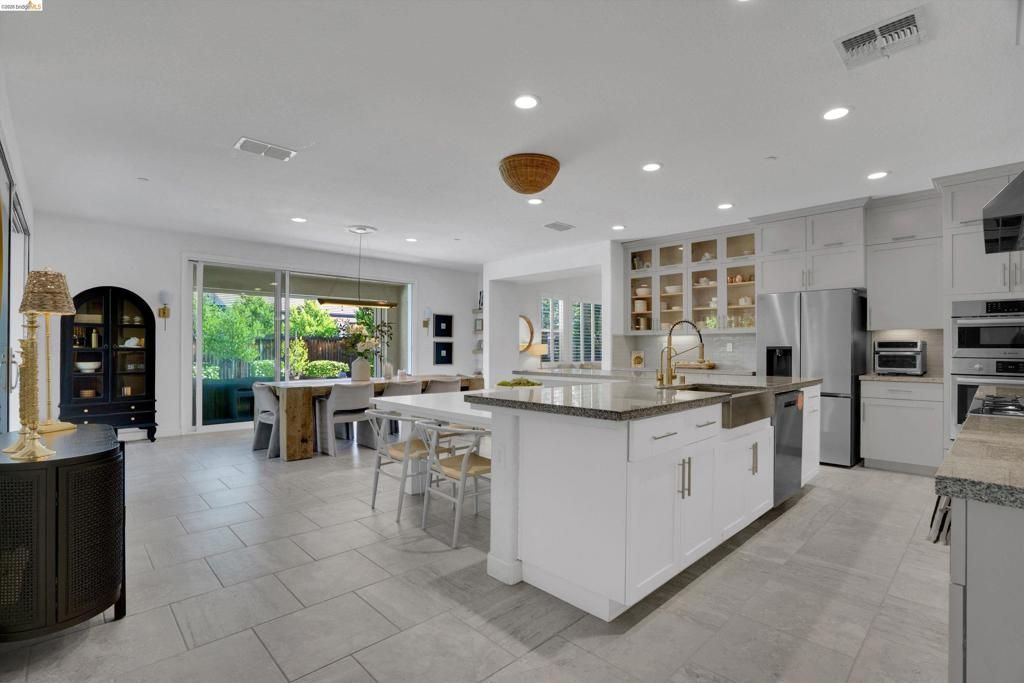 Image 19 of property listing at 401 Springfield Ct, Brentwood, CA 94513