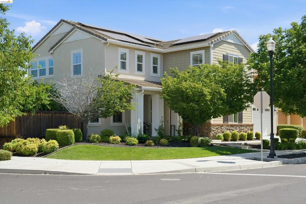 Image 2 of property listing at 401 Springfield Ct, Brentwood, CA 94513
