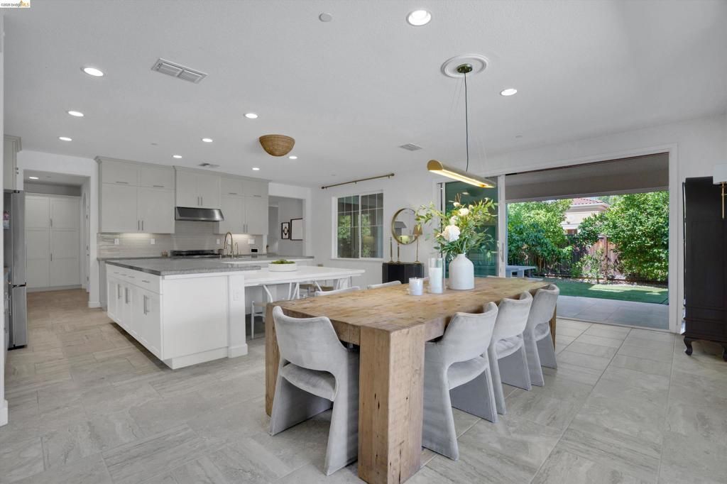 Image 21 of property listing at 401 Springfield Ct, Brentwood, CA 94513
