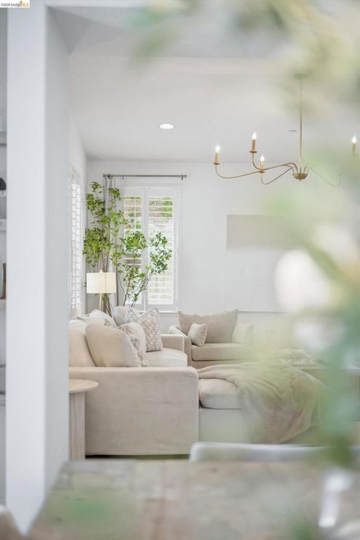 Image 24 of property listing at 401 Springfield Ct, Brentwood, CA 94513